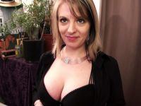 La boulang�re ramon�e par plusieurs clients