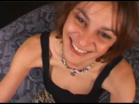 J'encule ma petite copine de 18 ans