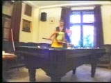 Etudiante provocante se fait culbuter sur un billard