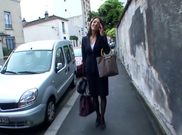 cette prof de math veut baiser avec des jeunes �tudiants !!