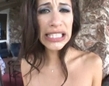 Jolie brune soumise