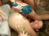 Une lesbienne va chez une copine pour baiser