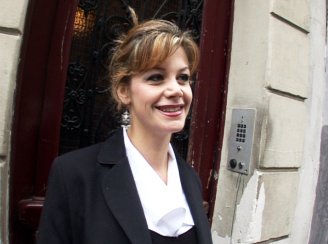 Grosse bourge trompe son mari encore au travail